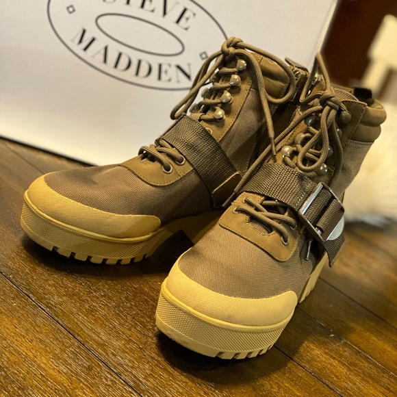 Women’s Steve Madden Carli Taupe Combat Boot Sz 9 - Picture 7 of 11